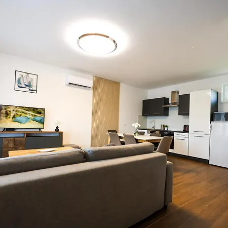 Silver Home Apartman 