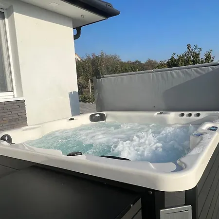 Silver Home Apartman 